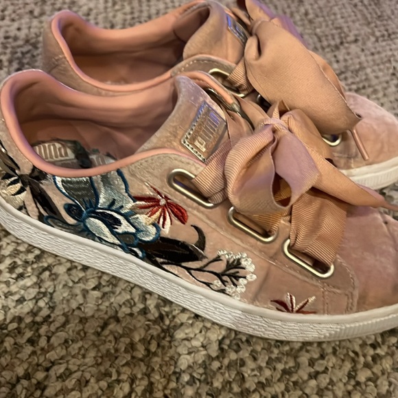 Pink Puma Embroidered ribbon Sneakers - Picture 5 of 6